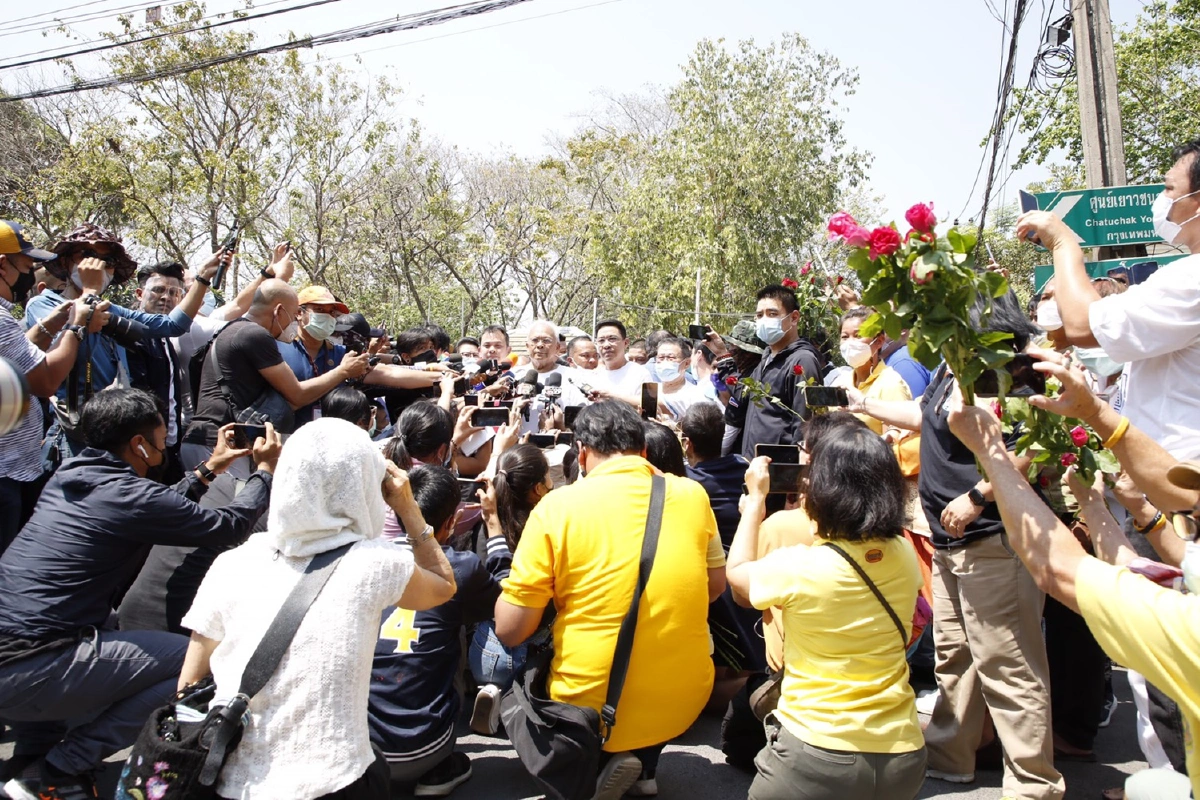 เปิดภาพบรรยากาศ 8แกนนำกปปส.ได้รับการปล่อยตัว