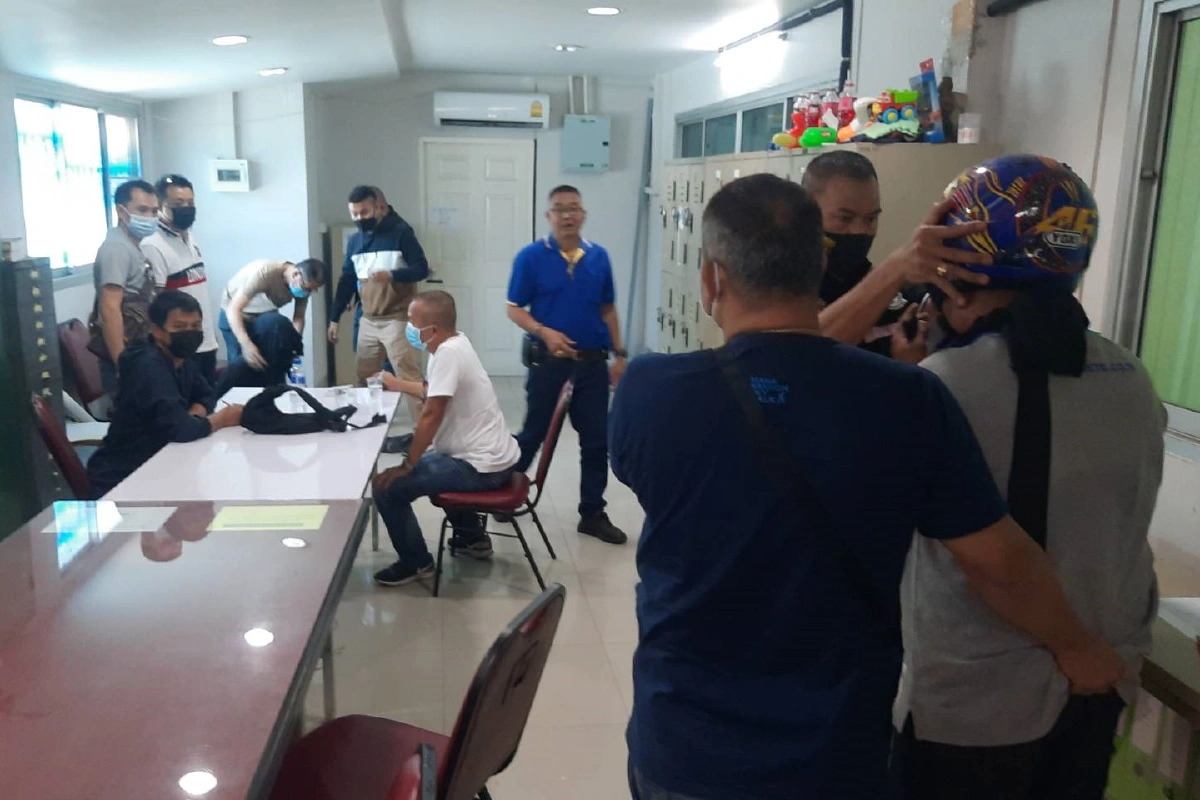 ด่วน!รวบแล้ว2โจรบุกชิงทรัพย์ร้านทองห้างบิ๊กซีรัตนาธิเบศร์