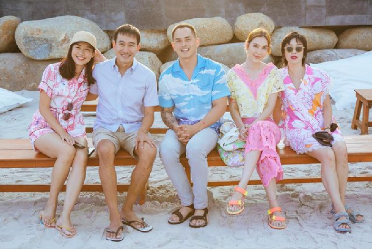 "แมท-สงกรานต์" ควงคู่พักผ่อนสวีตกันริมชายหาดทะเลหัวหิน! 