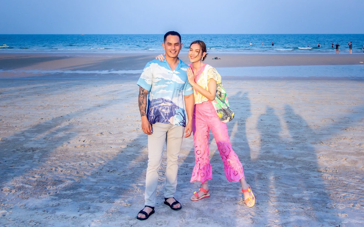 "แมท-สงกรานต์" ควงคู่พักผ่อนสวีตกันริมชายหาดทะเลหัวหิน! 