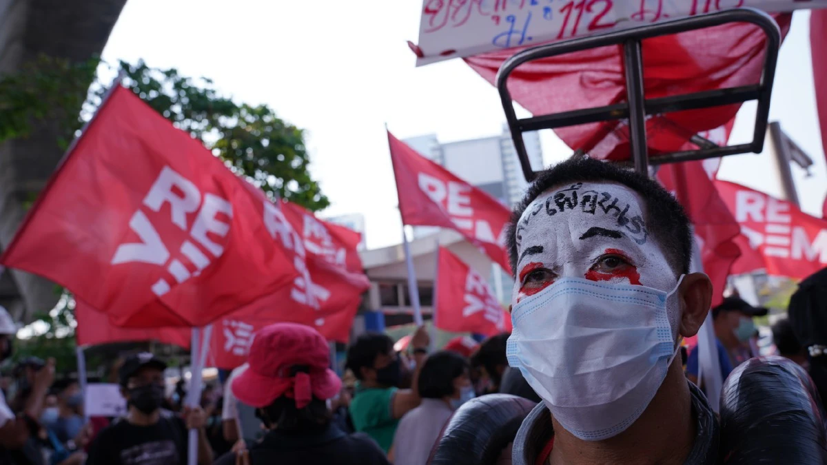 ชมภาพชุดม็อบ"REDEM" ชุมนุมอนุสาวรีย์ชัยฯ