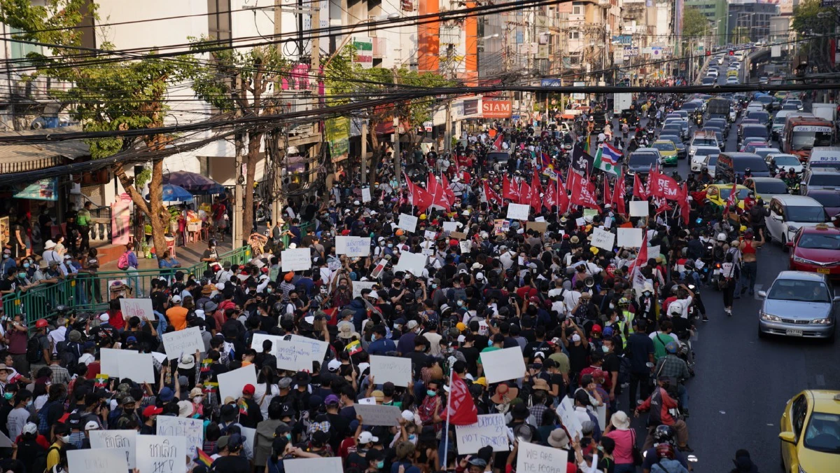 ภาพชุด "ม็อบREDEM"เดินขบวนไปกรมทหารราบที่1