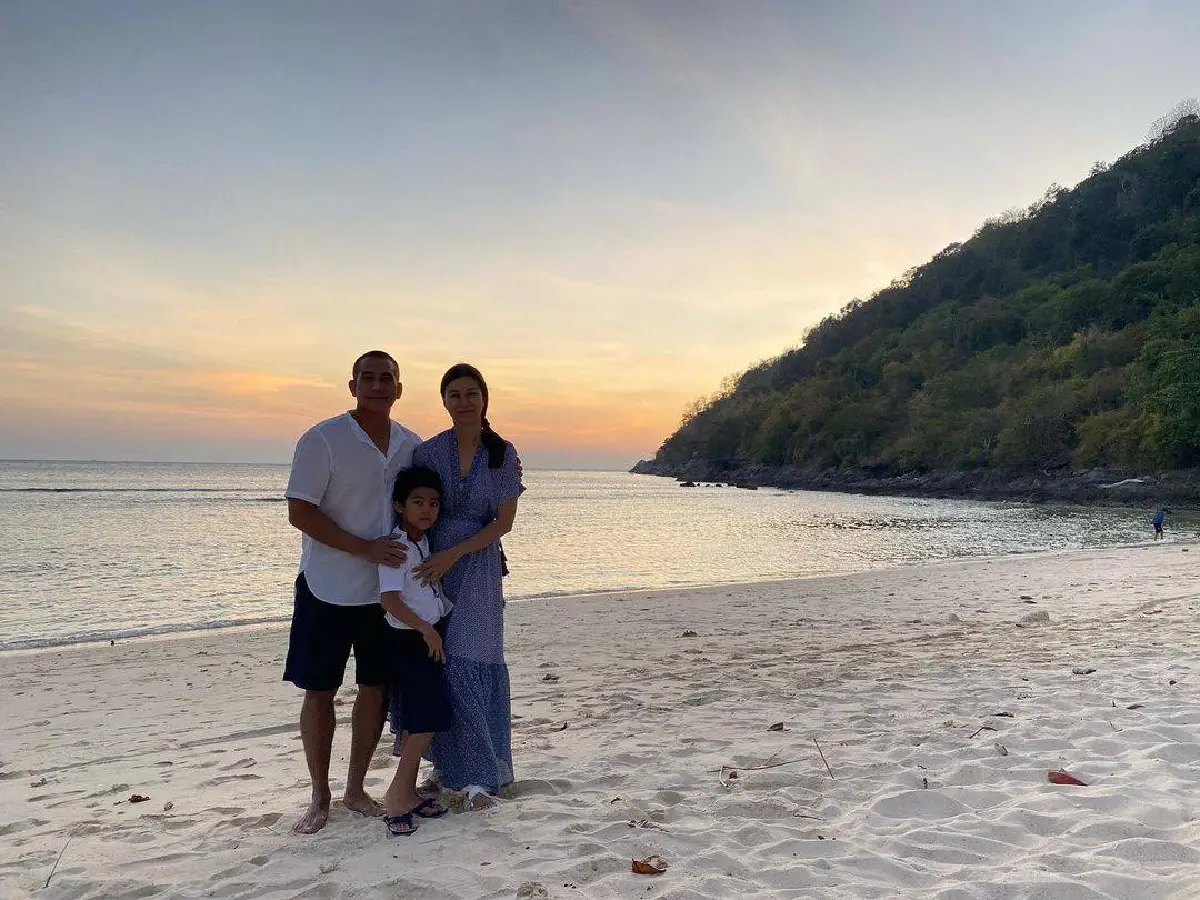  โมเมนต์หวาน ผู้พันเบิร์ด-ปาล์ม ฉลองรักหวาน 10 ปีริมทะเลสุดโรแมนติก