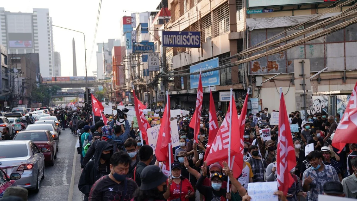 ภาพชุด "ม็อบREDEM"เดินขบวนไปกรมทหารราบที่1