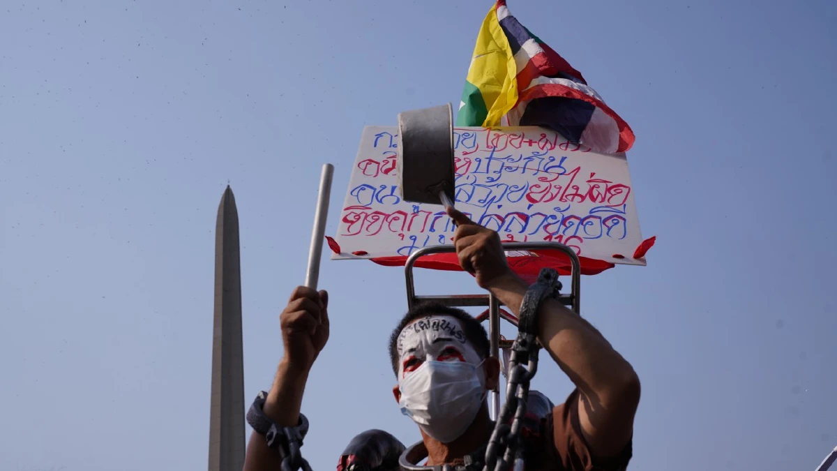 ชมภาพชุดม็อบ"REDEM" ชุมนุมอนุสาวรีย์ชัยฯ