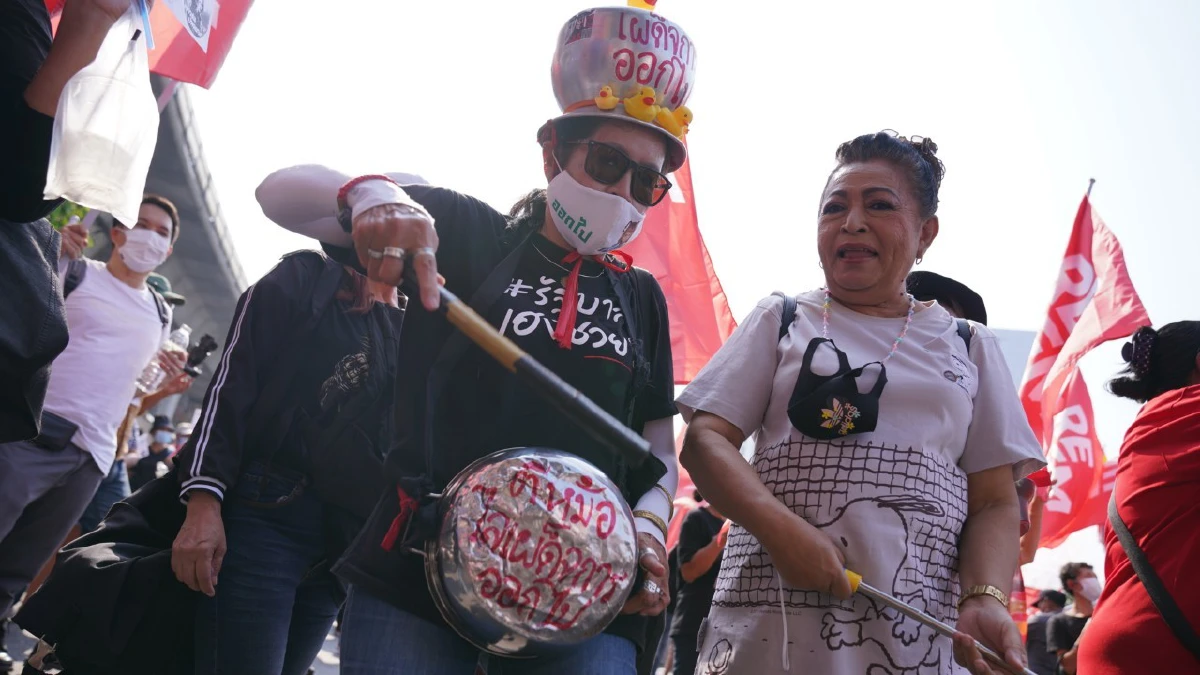 ชมภาพชุดม็อบ"REDEM" ชุมนุมอนุสาวรีย์ชัยฯ