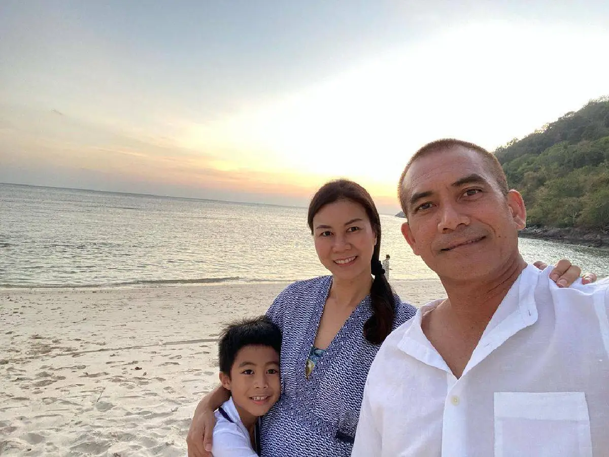  โมเมนต์หวาน ผู้พันเบิร์ด-ปาล์ม ฉลองรักหวาน 10 ปีริมทะเลสุดโรแมนติก