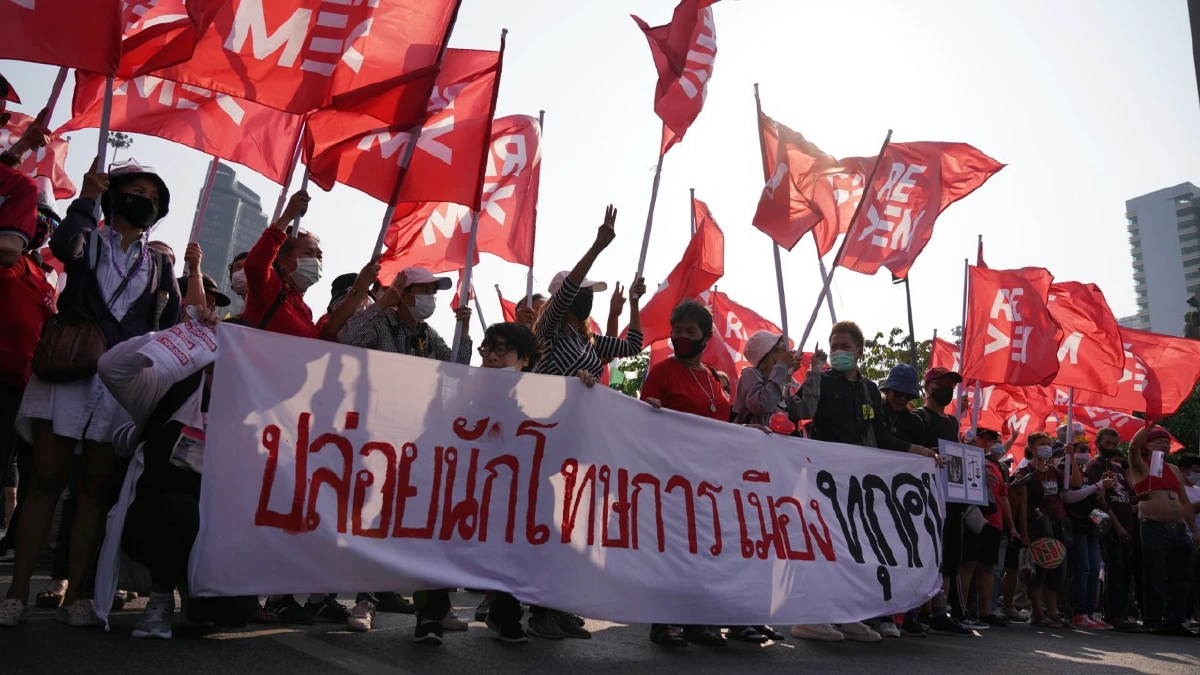 ภาพชุด "ม็อบREDEM"เดินขบวนไปกรมทหารราบที่1