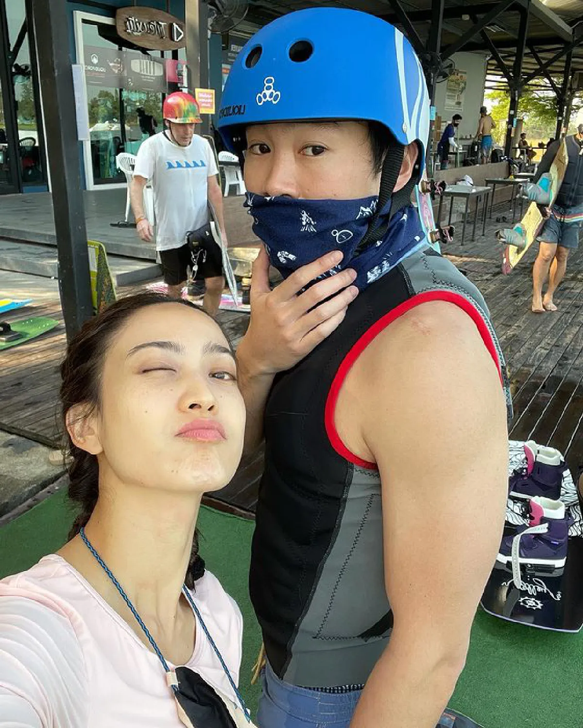 แต้ว ณฐพร โชว์ลีลาพลิ้วไหวบนเวคบอร์ด คนโฟกัสชุดเซ็กซี่มาก