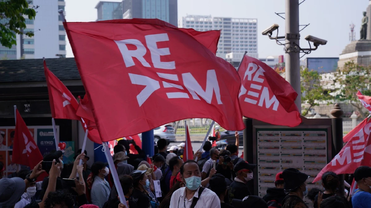 ชมภาพชุดม็อบ"REDEM" ชุมนุมอนุสาวรีย์ชัยฯ