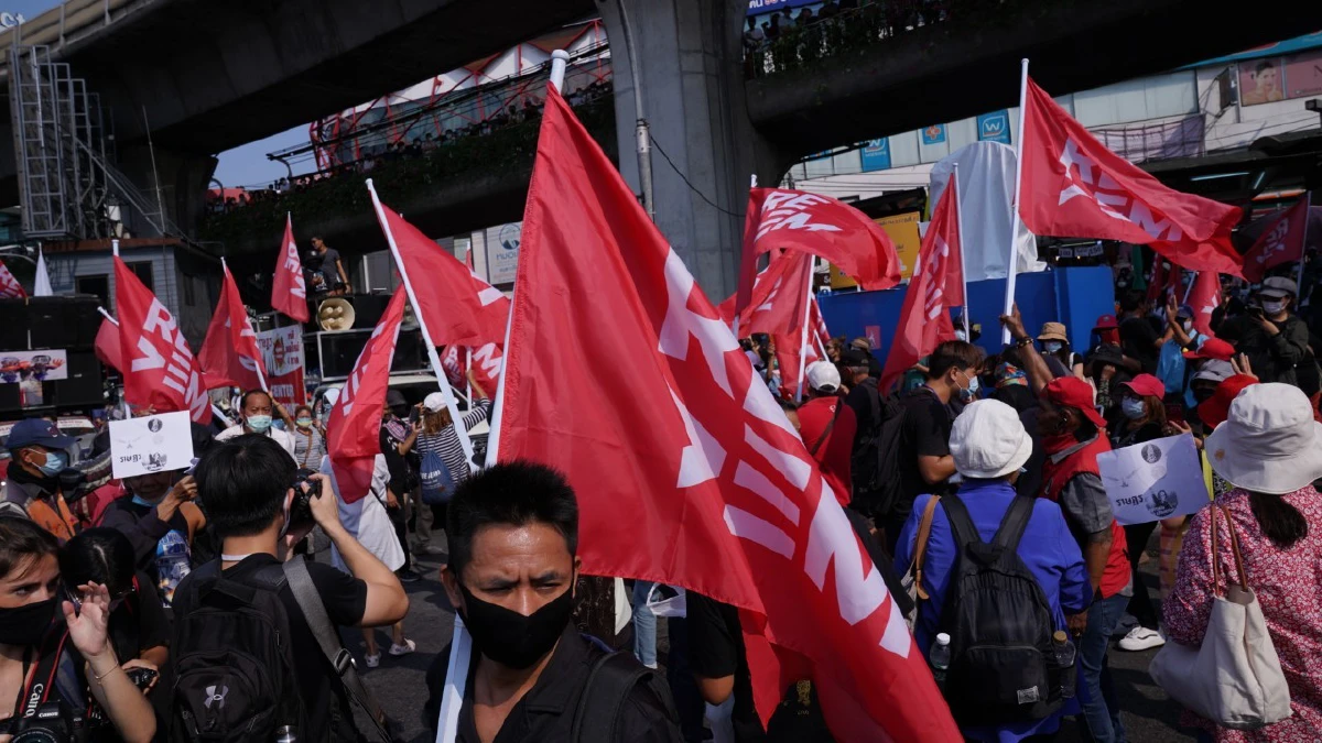 ชมภาพชุดม็อบ"REDEM" ชุมนุมอนุสาวรีย์ชัยฯ