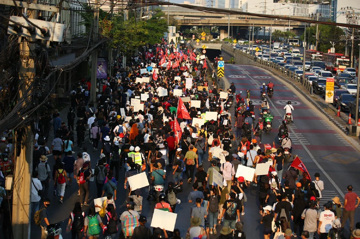 ภาพชุด "ม็อบREDEM"เดินขบวนไปกรมทหารราบที่1