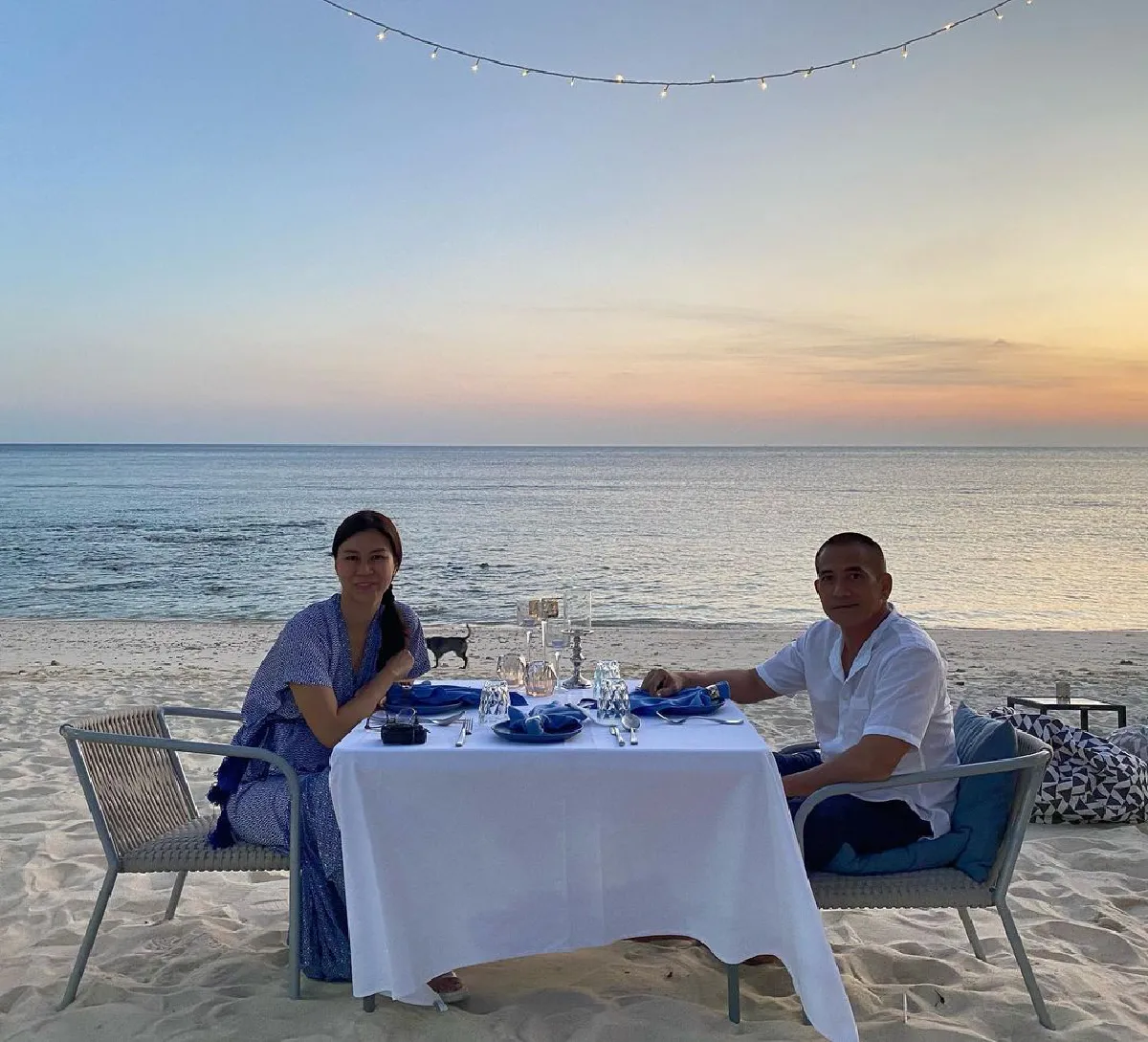  โมเมนต์หวาน ผู้พันเบิร์ด-ปาล์ม ฉลองรักหวาน 10 ปีริมทะเลสุดโรแมนติก