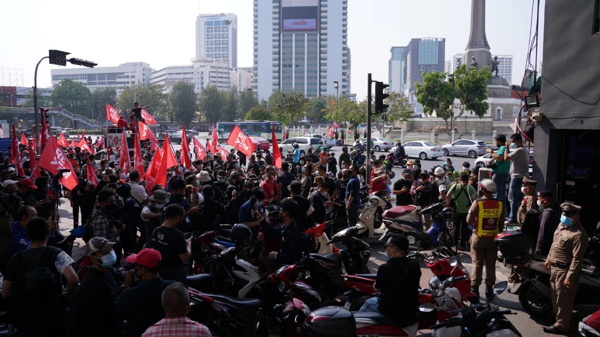 ชมภาพชุดม็อบ"REDEM" ชุมนุมอนุสาวรีย์ชัยฯ