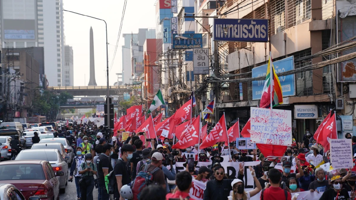 ภาพชุด "ม็อบREDEM"เดินขบวนไปกรมทหารราบที่1