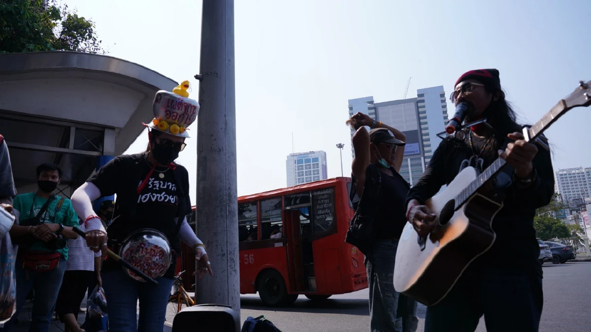 "กลุ่มREDEM" รวมตัวอนุสาวรีย์ชัยฯ เตรียมเดินขบวนไปกรมทหารราบที่1