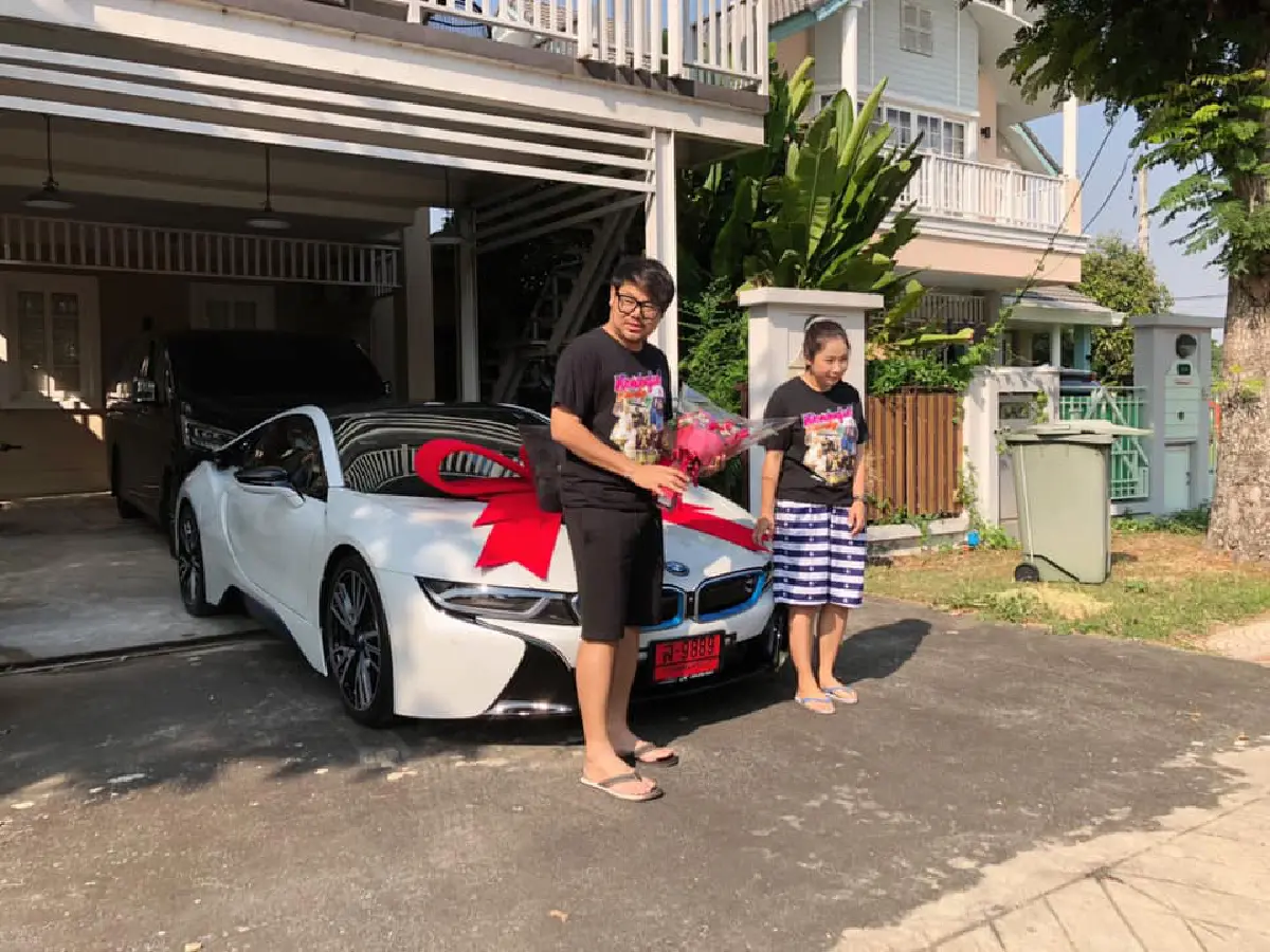 “เพชร สหรัตน์” เอาชนะทุกคำดูถูก! ขายปลาร้าจนรวย ถอยรถหรูราคา 12 ล้าน 