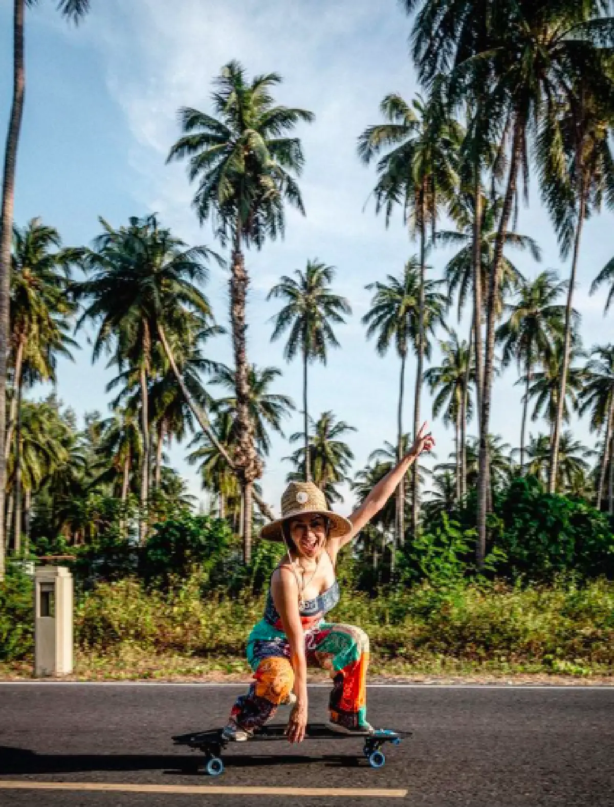 "นิว นภัสสร" สวมบิกินี่สีส้มสดใส โชว์ลีลาเล่นสเก็ตบอร์ดพลิ้วไหวทุกลีลา!