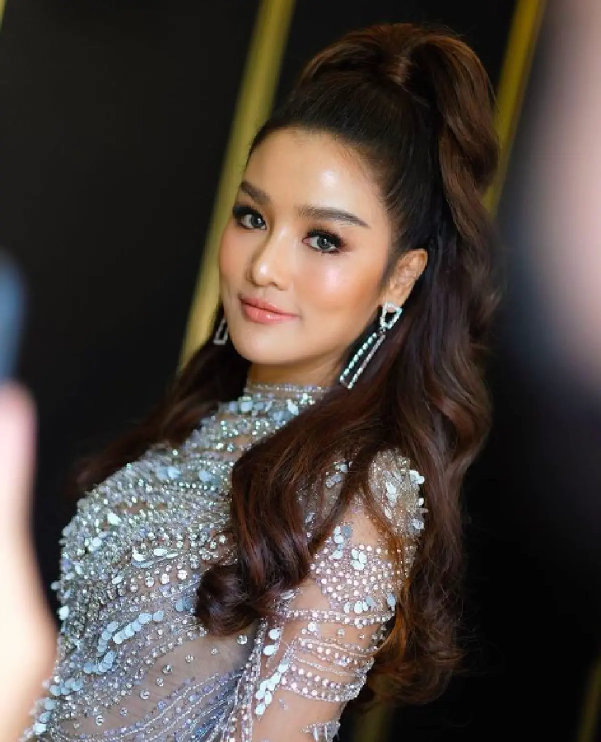 "กระแต อาร์สยาม"  โพสต์รูปสุดเซ็กซี่อวดบั้นท้ายสุดปัง แต่เจอชาวเน็ตจับผิดหาว่าเสริมก้น-ฉีดปาก