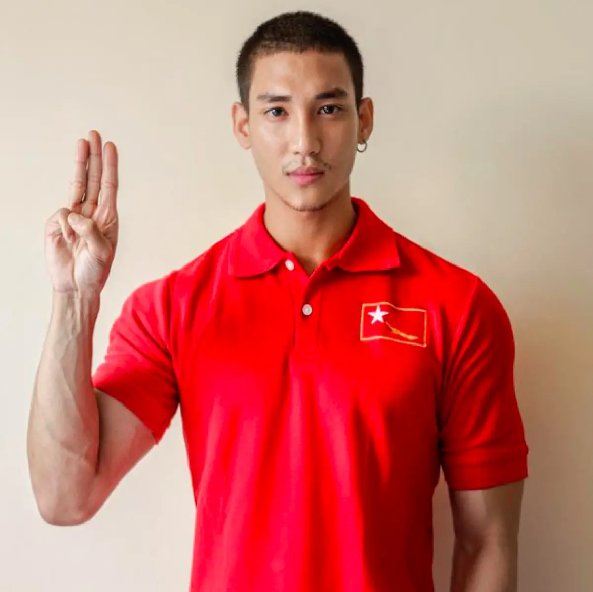 “ไป่ ทาคน” หายตัวไป! หลังร่วมม็อบต้านเผด็จการ พี่สาวประกาศตามหา เกรงถูกกองทัพพม่าจับตัว