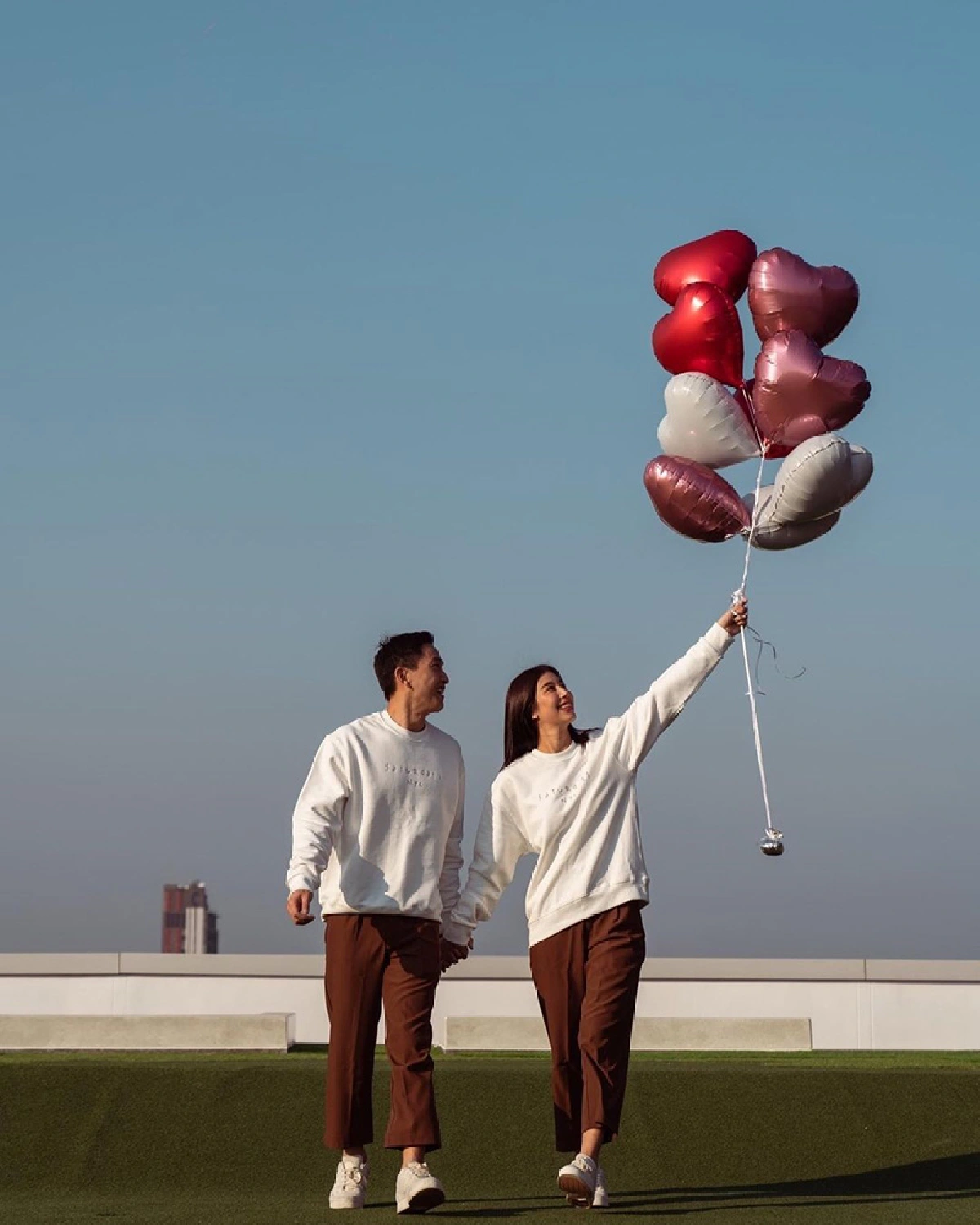 มิ้นต์-ภูผา จัดเต็มความหวานฉลองรัก 3,285 วัน ทำเอาแฟนๆ ลุ้นข่าวดี