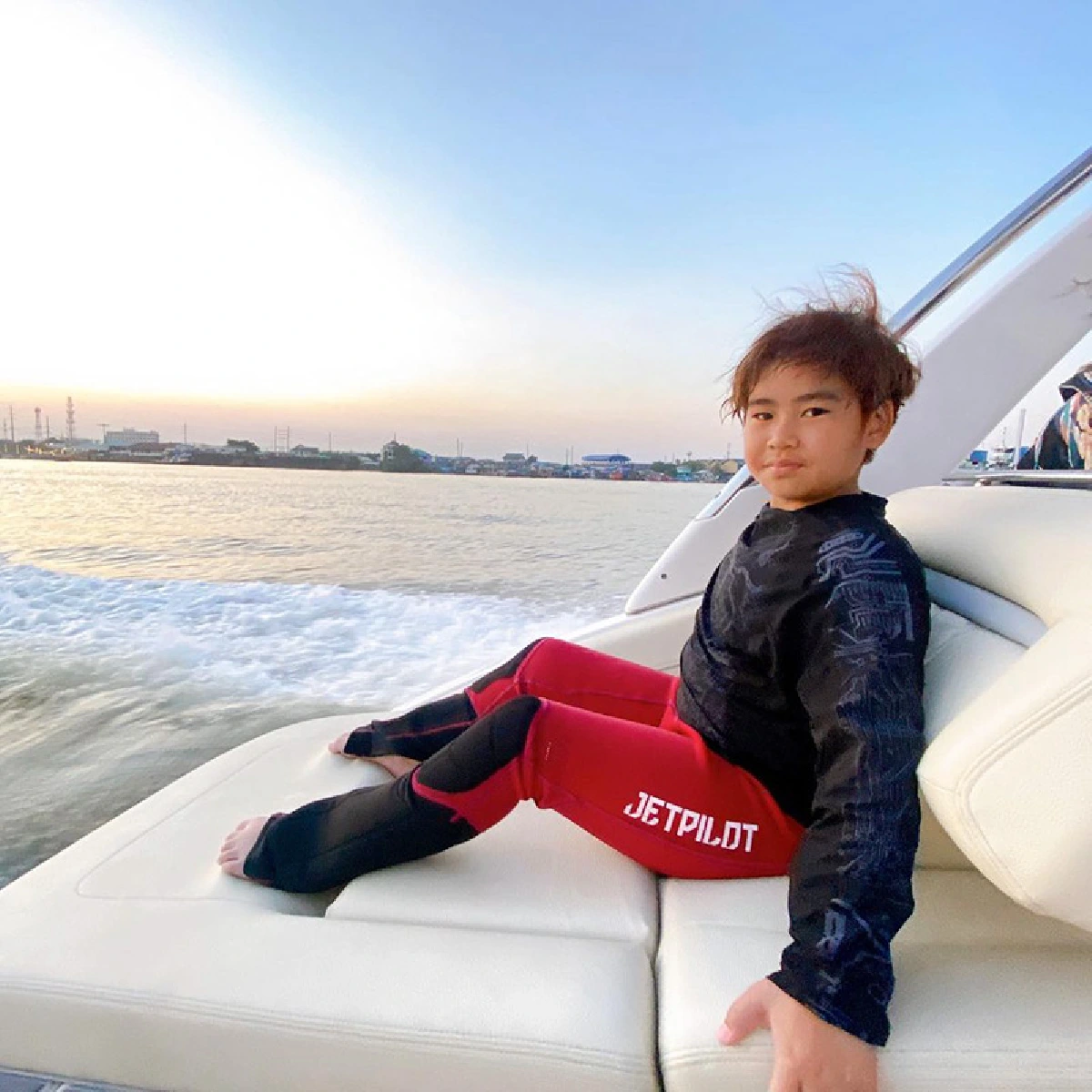 เปิ้ล นาคร เผยคลิปความสำเร็จของ  น้องออก้า เด็กไทยคนแรกขี่เจ็ตสกีข้ามอ่าวไทย