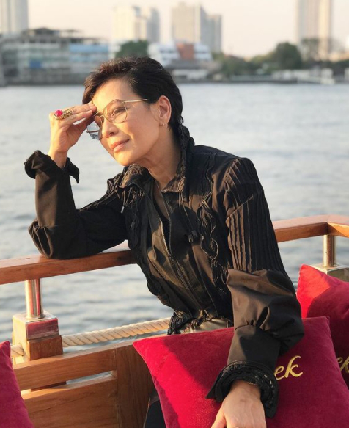 เปิ้ล หัทยา โพสต์เศร้าปีที่แล้วสูญเสีย ตั้ว ศรัณยู วันนี้สูญเสียแม่ผู้เป็นที่รัก