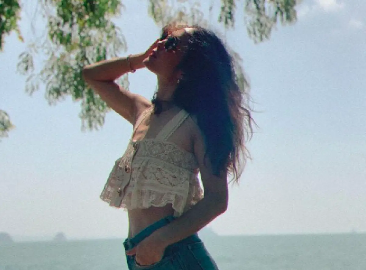 “พอลล่า" แท็กทีม "เจนสุดา" และครอบครัวเที่ยวทะเล พากันเริงร่าอวดหุ่นเป๊ะในทะเล