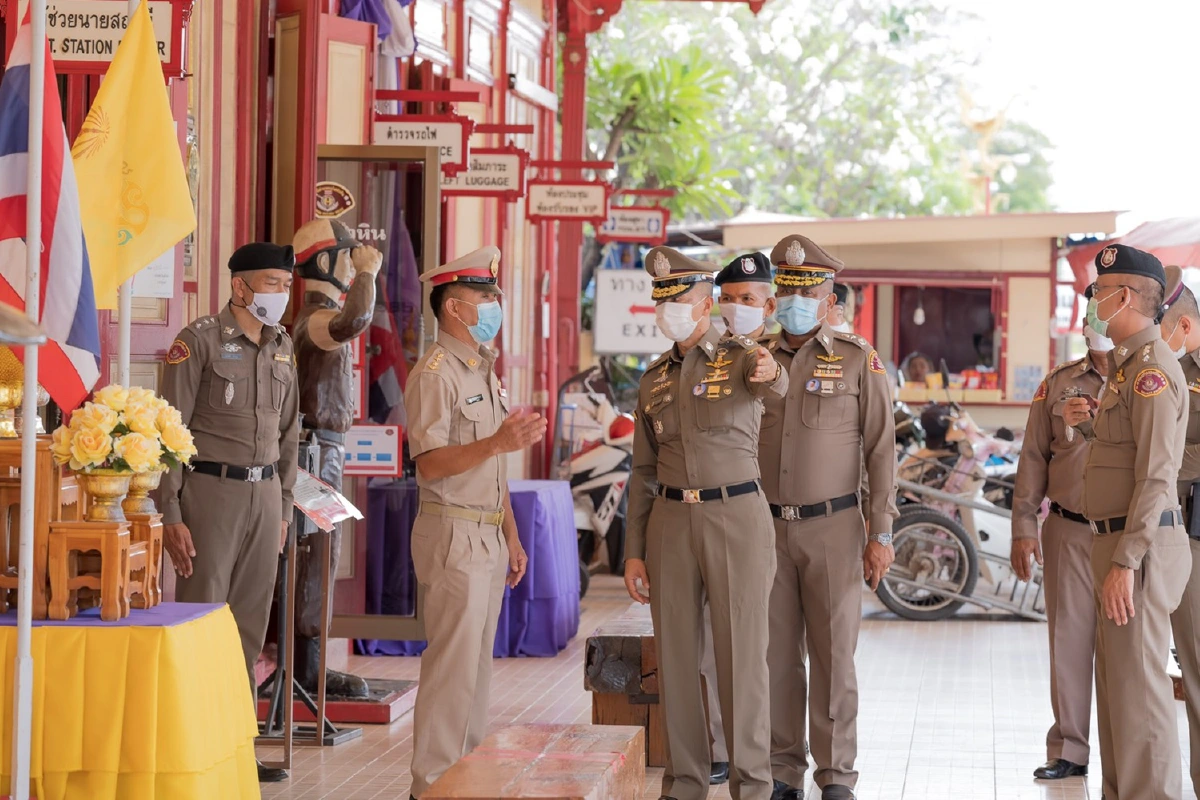 "บิ๊กต่อ"โผล่มอบนโยบายตำรวจรถไฟ-ทางหลวง เน้นงานบริการลดความขัดแย้งชาวบ้าน