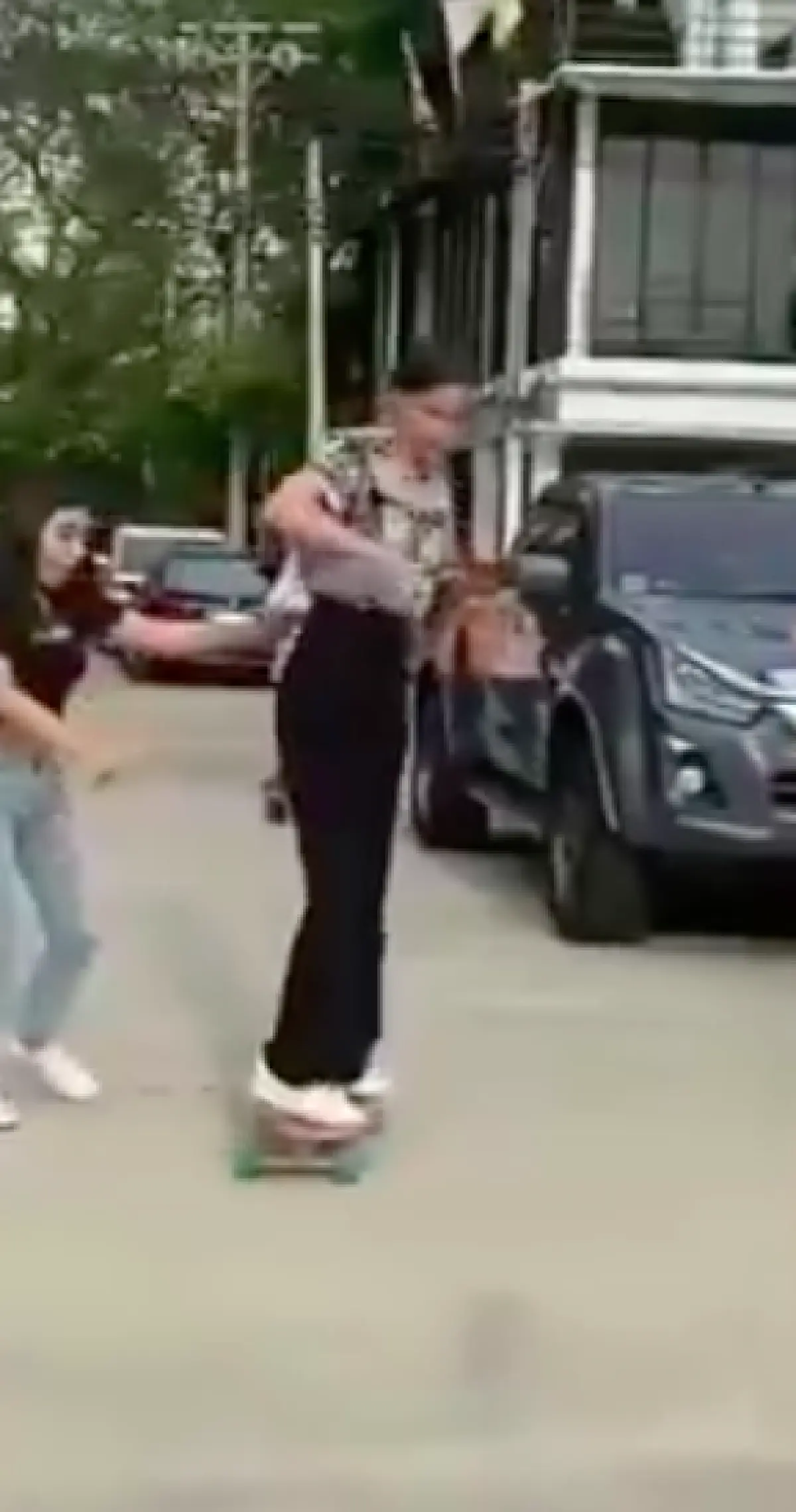 “ญาญ่า” เข้าสู่วงการเซิร์ฟสเกตแล้ว พร้อมโชว์ท่าสุดเท่  