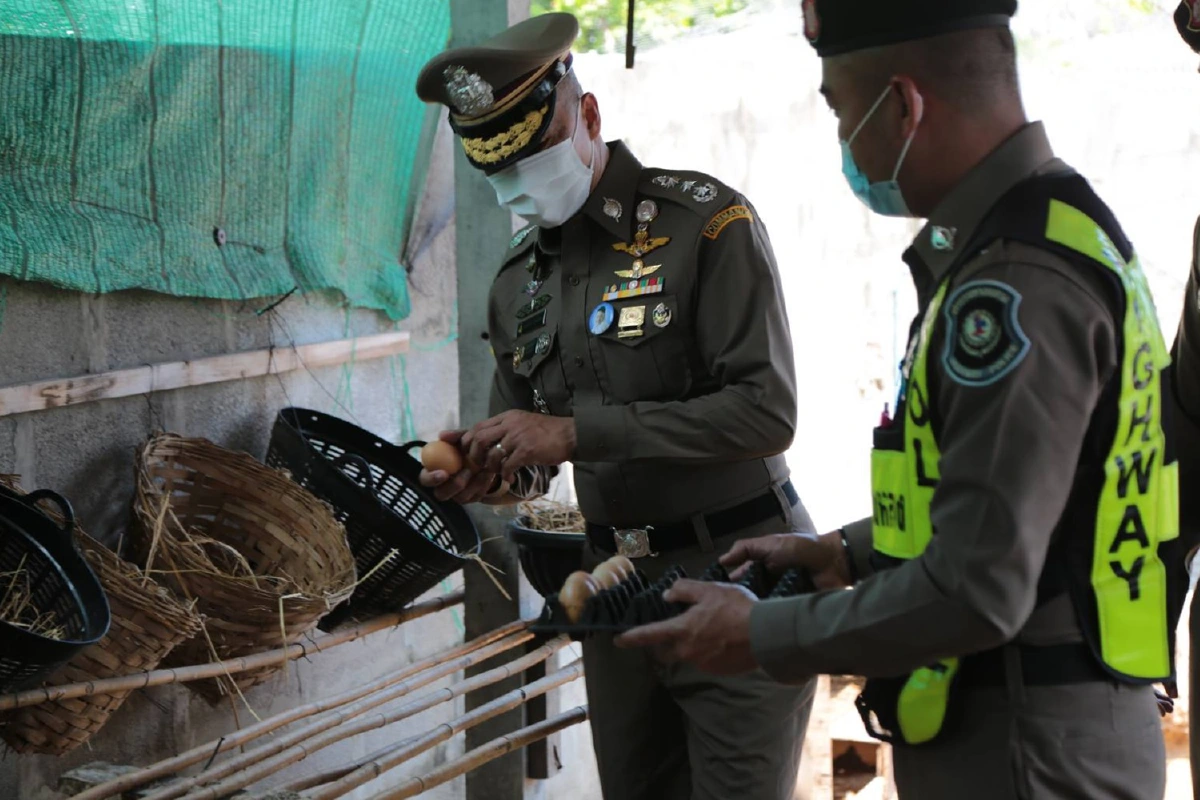 "บิ๊กต่อ"โผล่มอบนโยบายตำรวจรถไฟ-ทางหลวง เน้นงานบริการลดความขัดแย้งชาวบ้าน