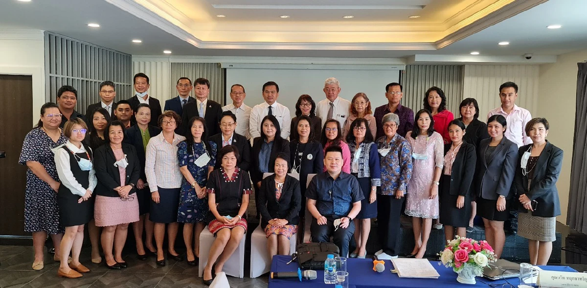 กศน. ประชุมเข้มทบทวน(ร่าง) สมรรถนะผู้เรียนและยกร่างกรอบหลักสูตรการศึกษานอกระบบระดับการศึกษาขั้นพื้นฐานให้สอดคล้องสภาพสังคม New Normal