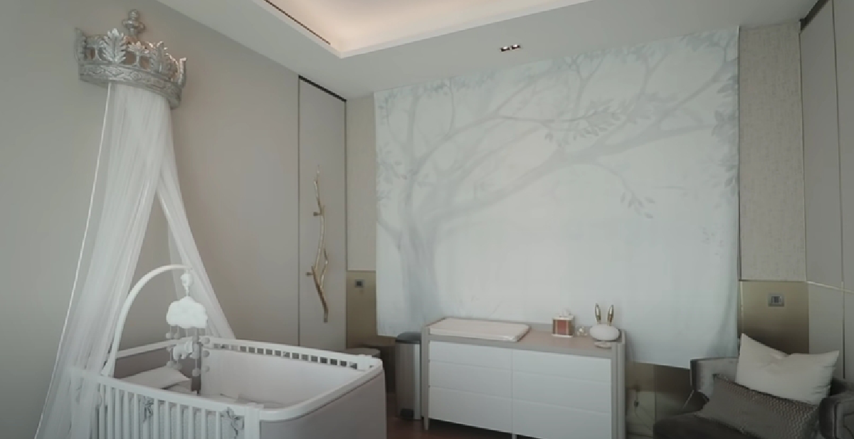 ศรีริต้า-กรณ์ พาทัวร์ห้องลูกชายครั้งแรก สวยครบพิถีพิถันทุกรายละเอียด