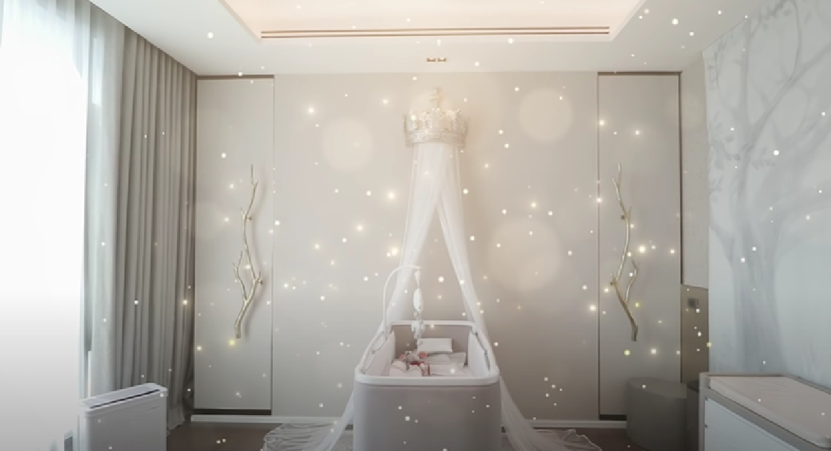 ศรีริต้า-กรณ์ พาทัวร์ห้องลูกชายครั้งแรก สวยครบพิถีพิถันทุกรายละเอียด