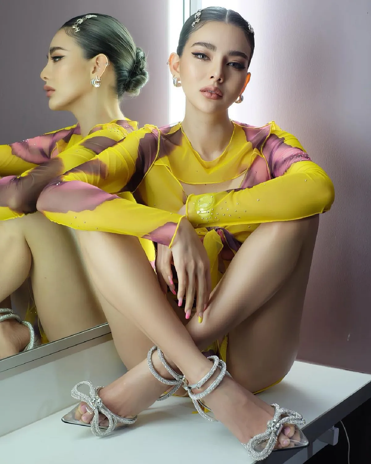 เซ็ตนี้สุดปัง! ดิว อริสรา เซ็กซี่ในชุดมินิเดรสรัดรูป สวยสะกดทะลุกำแพง 