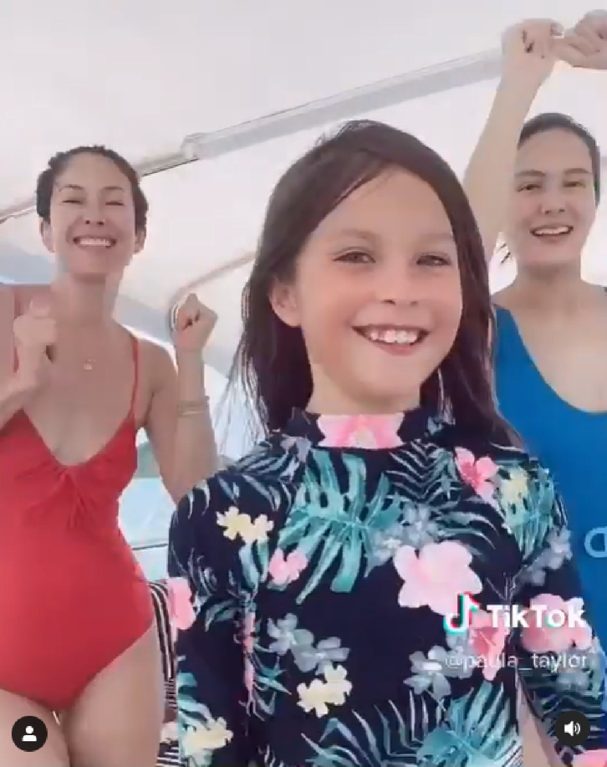 เจนี่ สลัดผ้าเที่ยวทะเลใต้ อวดหุ่นสวยแซ่บ..ปังทั้งหน้าและหลัง 