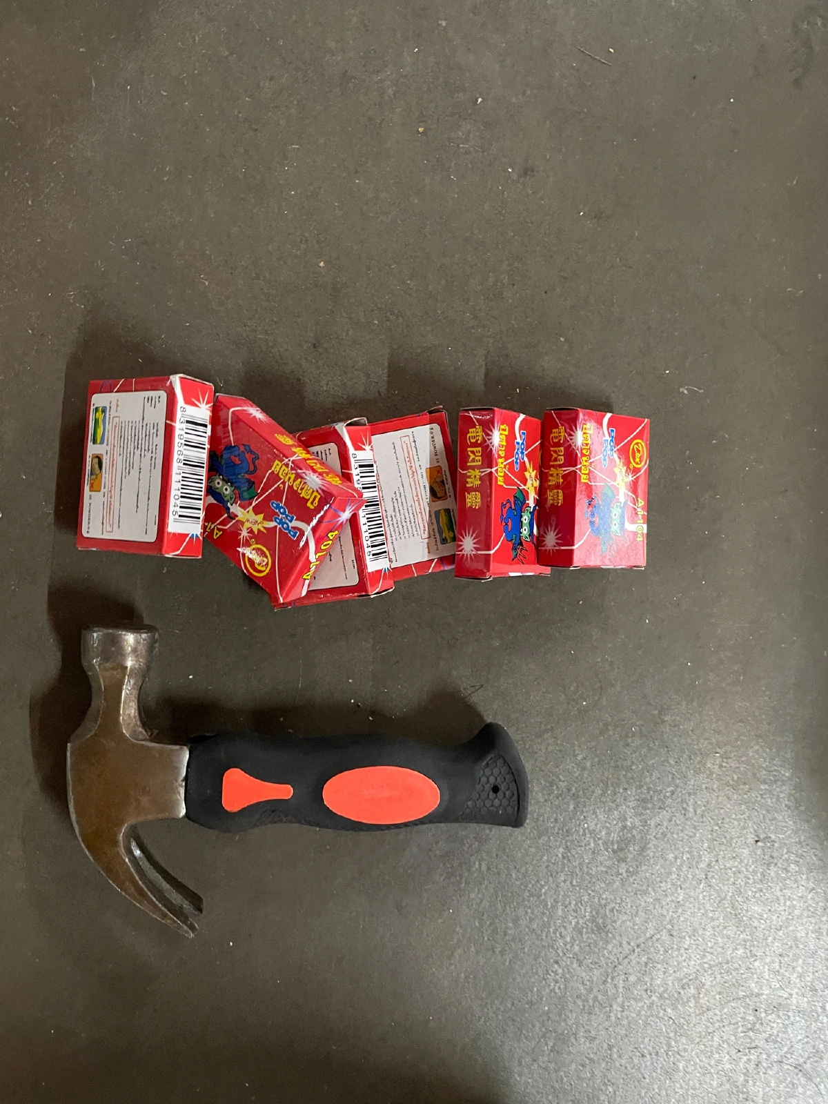 ตร.ยันจับกลุ่มWEVOเป็นความผิดซึ่งหน้าเผยภาพอาวุธลับถุงน้ำปลาร้า