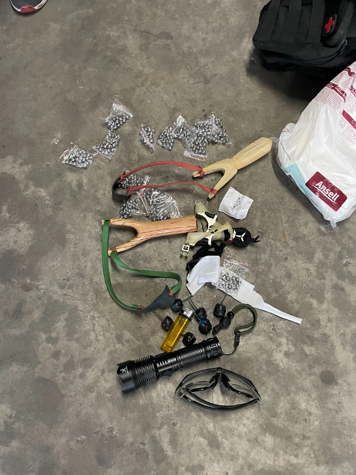 ตร.ยันจับกลุ่มWEVOเป็นความผิดซึ่งหน้าเผยภาพอาวุธลับถุงน้ำปลาร้า