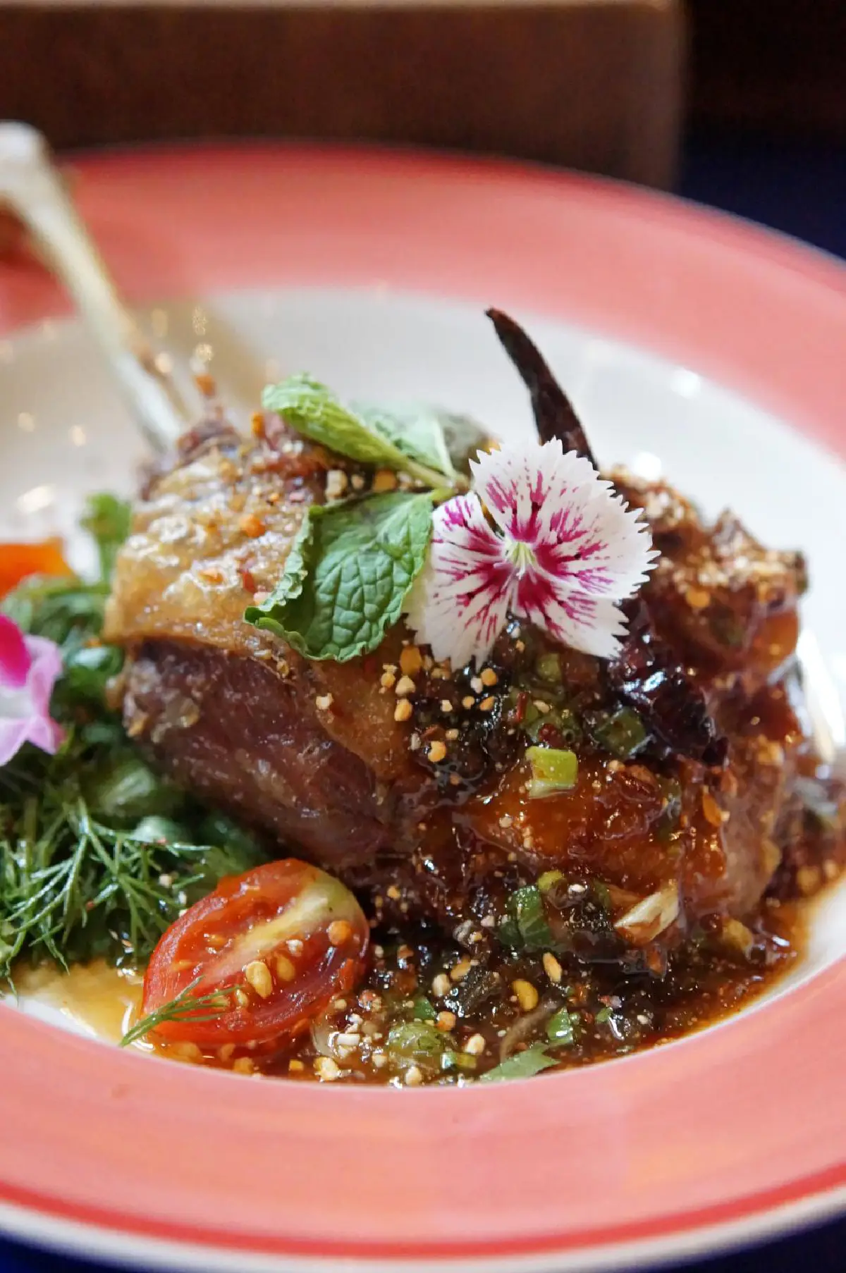  ลิ้มรสอาหารไทยในตำนาน สัมผัสความอร่อยในสไตล์เชฟนูรอ @Blue Elephant