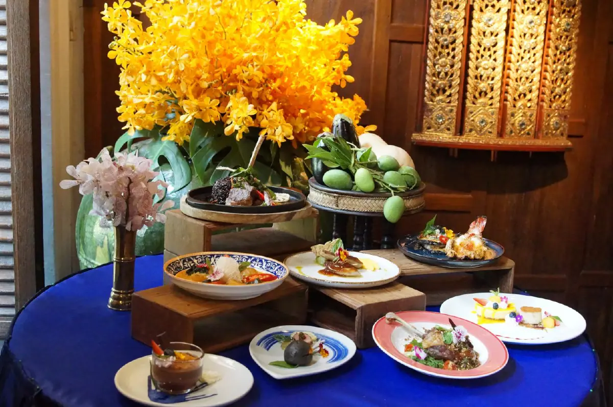  ลิ้มรสอาหารไทยในตำนาน สัมผัสความอร่อยในสไตล์เชฟนูรอ @Blue Elephant