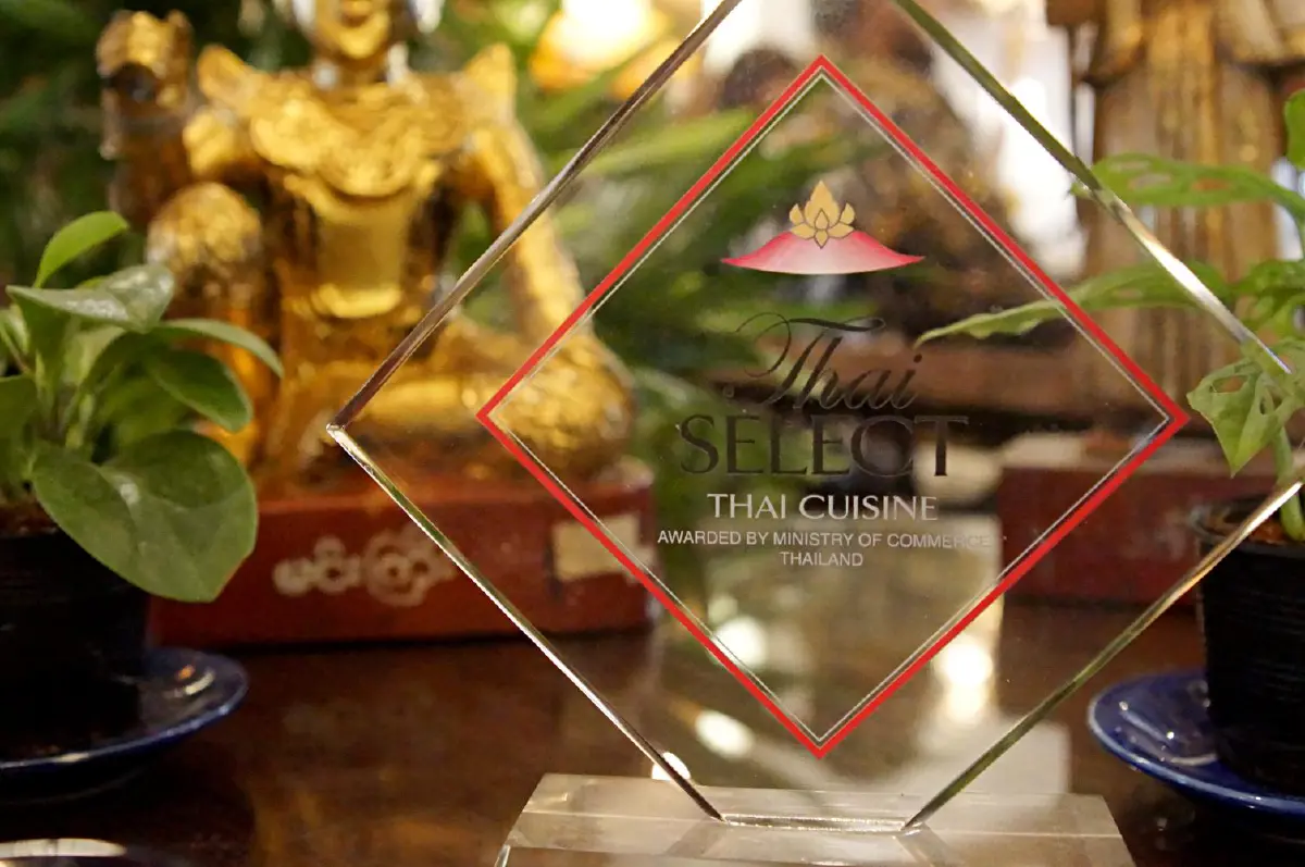  ลิ้มรสอาหารไทยในตำนาน สัมผัสความอร่อยในสไตล์เชฟนูรอ @Blue Elephant