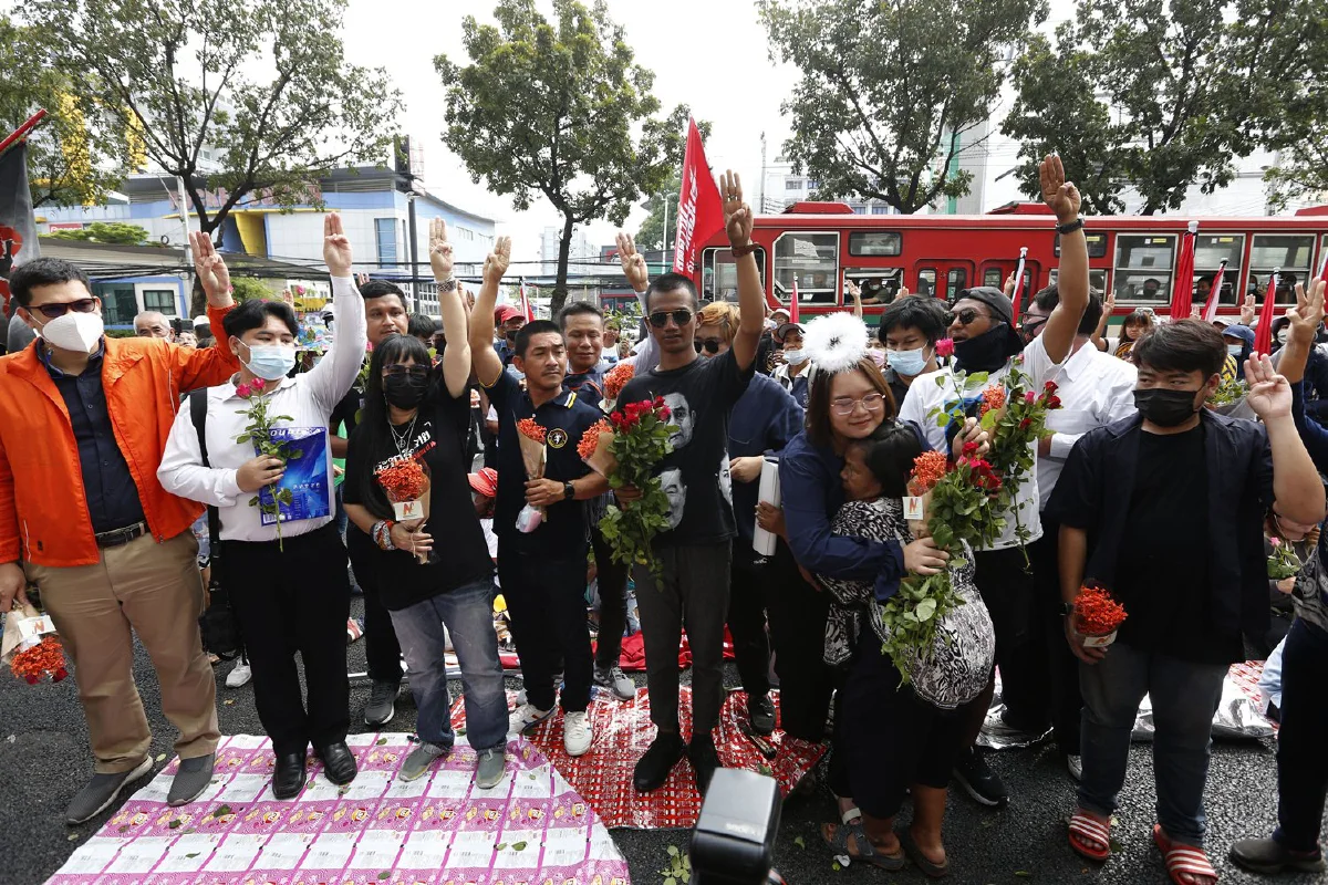 อัยการสั่งฟ้อง 18 แกนนำราษฎรคดีม็อบ19กันยา "รุ้ง-ไมค์-ไผ่"โดน112ด้วย