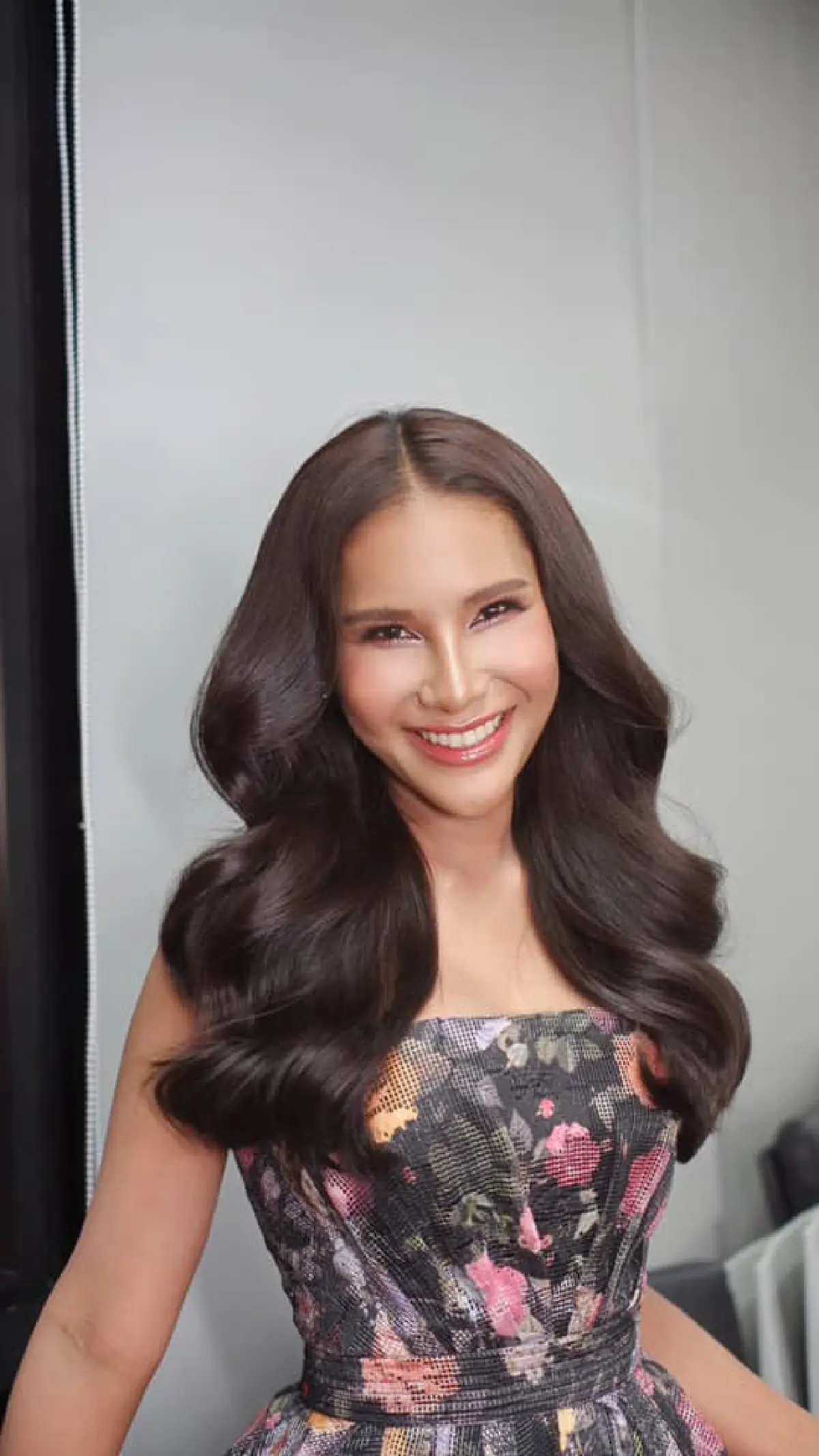 สวยความโป๊ะเป็นศูนย์! แม่หญิงลี-ลินดา เนรมิตลุคสุดปังโดย ป้อม วินิจ 