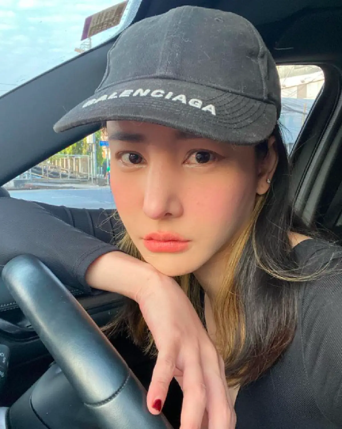 “แตงโม นิดา” เจอศัลยกรรมทำพิษช่วงคางขยับไม่ได้ เร่งรักษา วอนให้งาน