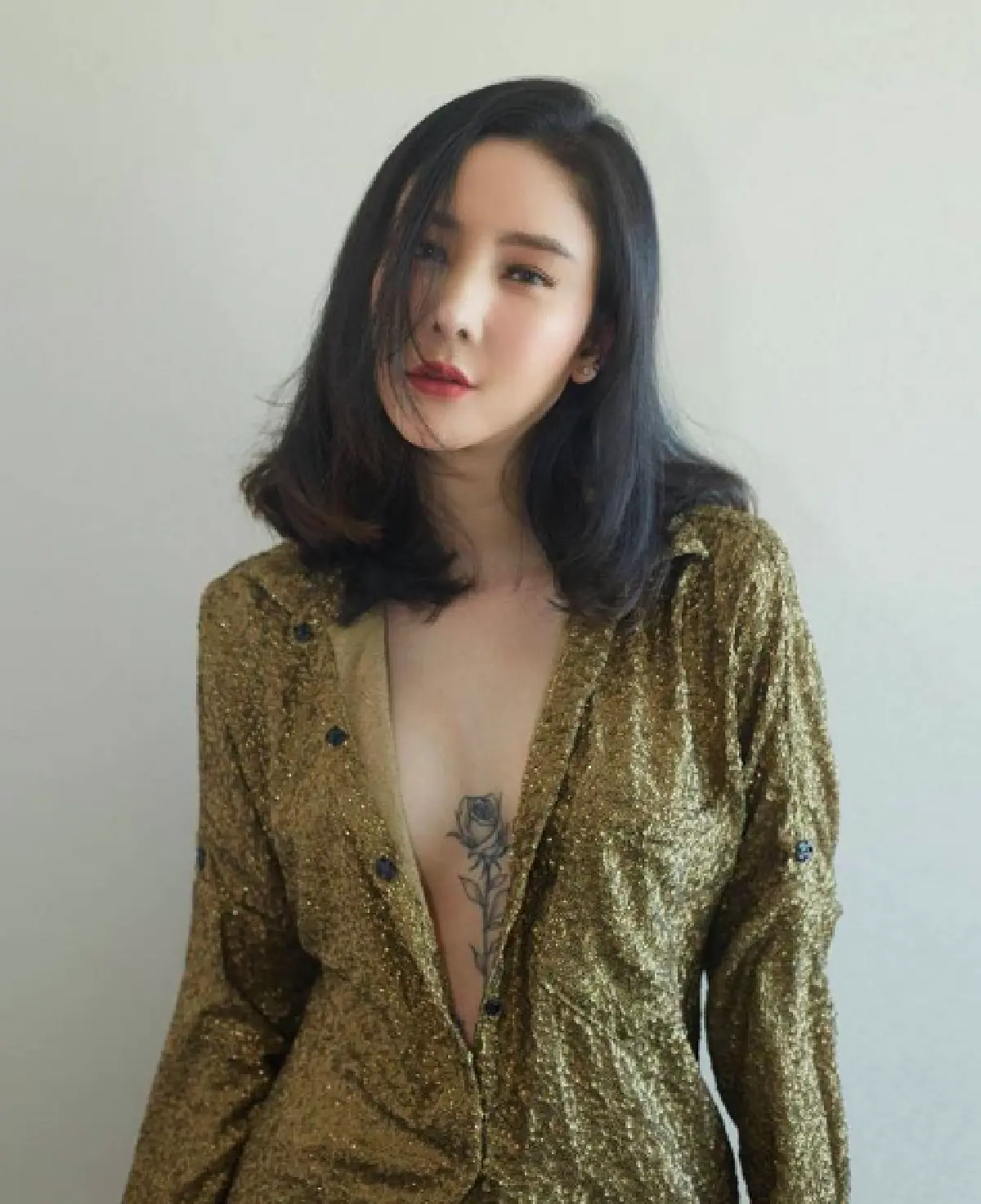 “แตงโม นิดา” เจอศัลยกรรมทำพิษช่วงคางขยับไม่ได้ เร่งรักษา วอนให้งาน