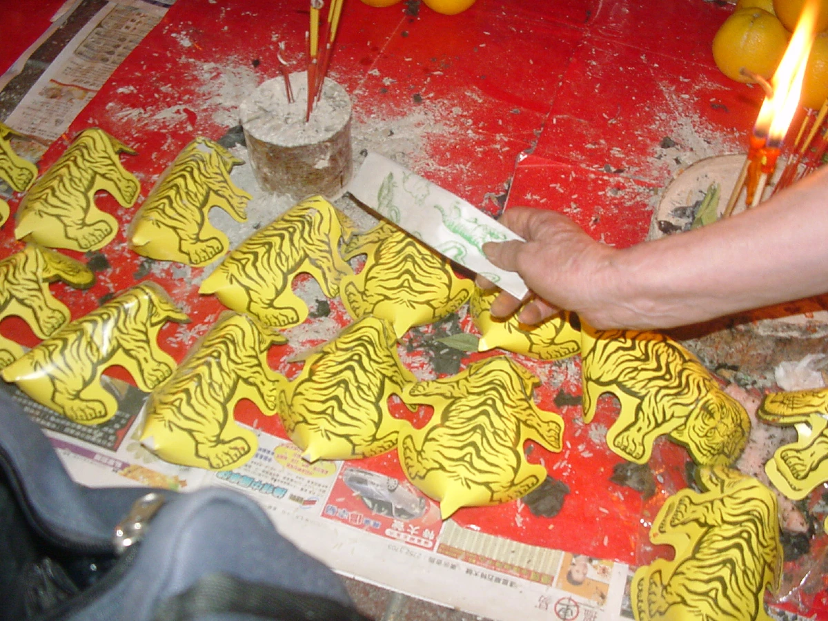 ส่องสายมูฮ่องกง ธุรกิจรับสาปแช่งทางออกยุคโควิด