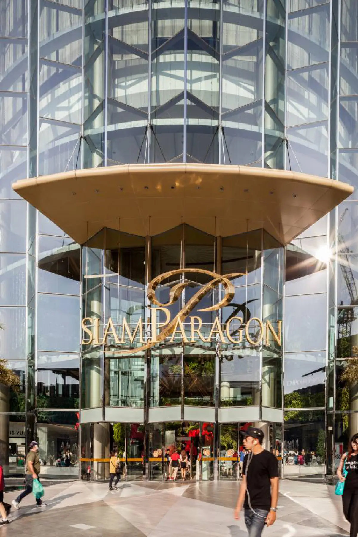 ช้อปทะลุร้อนรับซัมเมอร์ กับพาเหรดไอเท็มฮอตคอลเลคชั่นล่าสุดจากแบรนด์ดังระดับโลก