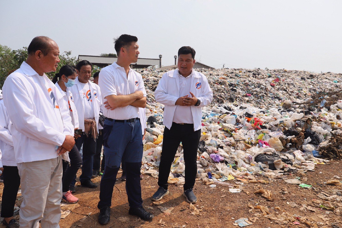 "ธนาธร"ลุยติวเข้มผู้สมัครเลือกตั้งท้องถิ่น 3จังหวัดอีสาน "ธนาธร"ลุยติวเข้มผู้สมัครเลือกตั้งท้องถิ่น 3จังหวัดอีสาน