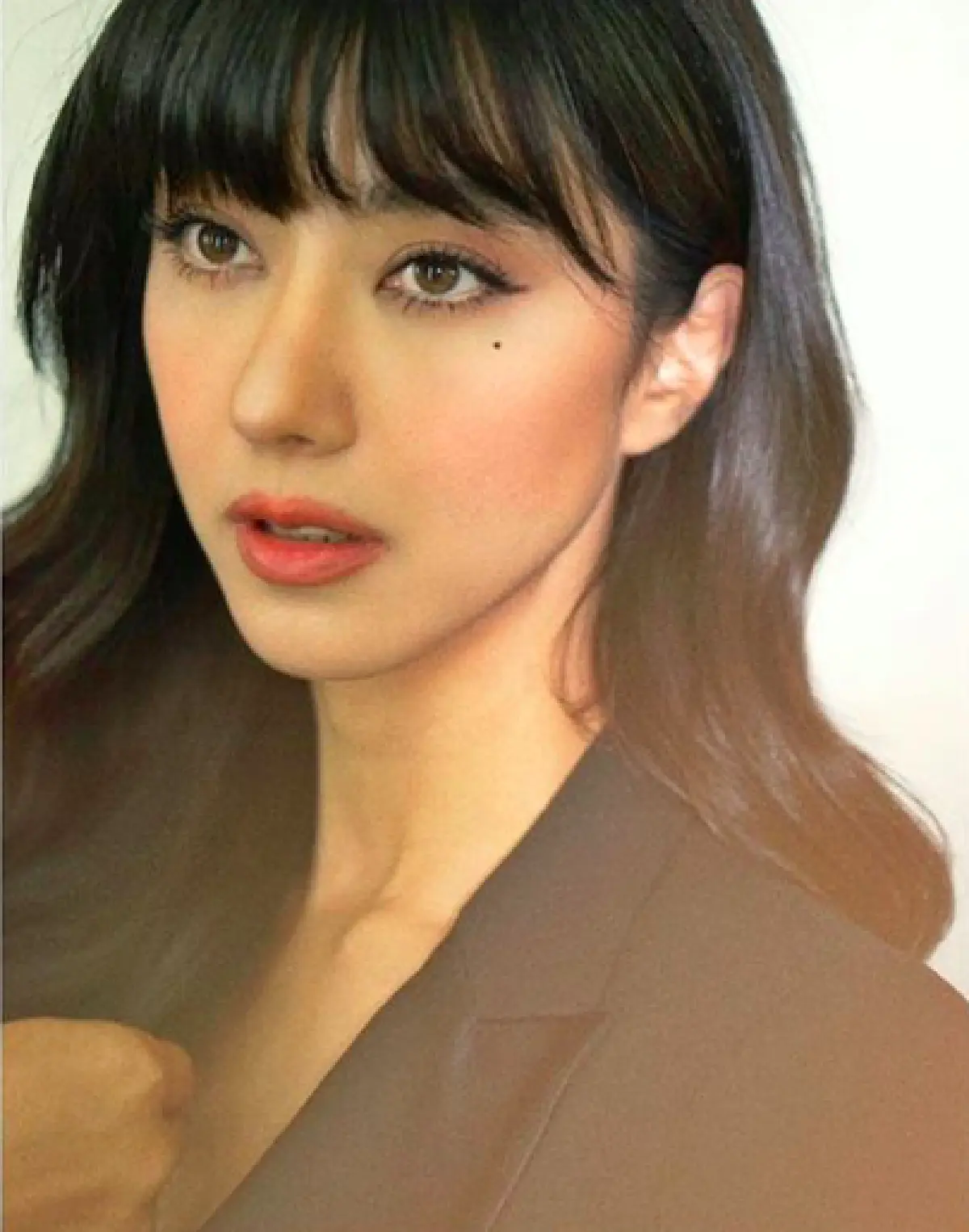 “ไอซ์ อภิษฎา” มาในลุคใหม่สุดปัง หน้าเด็กลง แถมคล้าย “ลิซ่า Blackpink”