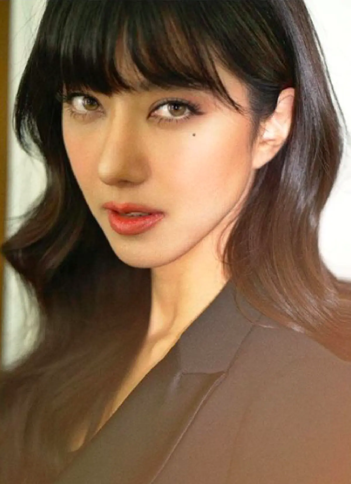 “ไอซ์ อภิษฎา” มาในลุคใหม่สุดปัง หน้าเด็กลง แถมคล้าย “ลิซ่า Blackpink”